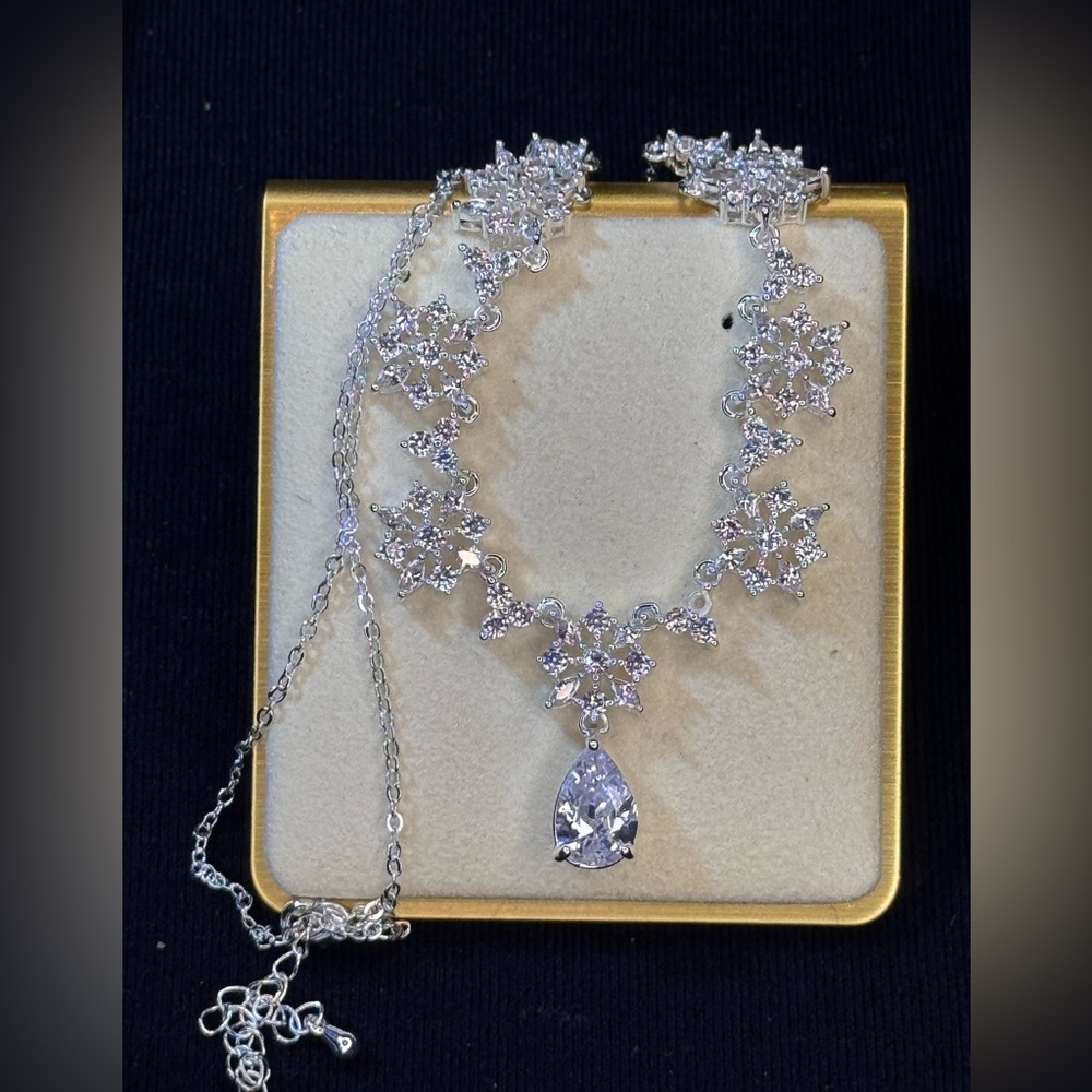 Sparkling Crystal Necklace Made with Swarovski Crystals - Picture 2 of 10
